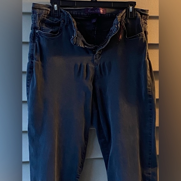 Well Worn Gloria Vanderbilt Sz-16/18 Petite Stylish Black Jeans w/Great Stretch🖤 - Picture 4 of 16